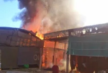 फैक्टरी में लगी भीषण आग , लाखो का माल जलकर खाक 4 factory destroy badmer rajasthan फैक्टरी में लगी भीषण आग , लाखो का माल जलकर खाक