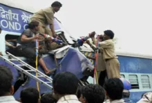 लॉरी से भिड़ी नांदेड़ एक्सप्रेस, विधायक समेत छह की मौत 5 train accident andhra pradesh india2 लॉरी से भिड़ी नांदेड़ एक्सप्रेस, विधायक समेत छह की मौत