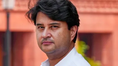 एमपी चुनाव 2023: माया सिंह को टिकट देने के खिलाफ जयविलास पैलेस के बाहर ज्योतिरादित्य सिंधिया समर्थकों का विरोध प्रदर्शन 1 ffaed8d0fbdfdf0f92a8225c9c5ae9571697961114555340 original एमपी चुनाव 2023: माया सिंह को टिकट देने के खिलाफ जयविलास पैलेस के बाहर ज्योतिरादित्य सिंधिया समर्थकों का विरोध प्रदर्शन