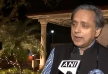 Tharoor criticizes LDF government over SFI activists attacking Kerala Governor's car