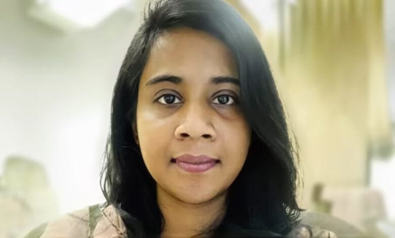 देशभर में दहशत फैलाने वाली 'लव-हैकिंग': 12 राज्यों को दहलाने वाली इंजीनियर गिरफ्तार 1 Chennai engineer Joshilda decided to take revenge after being rejected in one-sided love. She sent bomb threat mails to 12 states including Narendra Modi Stadium. She hid herself with fake identity, dark web and VPN, but got caught due to a technical mistake. Police arrested her from Chennai.