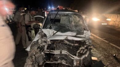 देहरादून में दर्दनाक सड़क हादसा: ट्रक से टकराई कार, चार युवकों की मौत 9 DEHRADUN-ROAD-ACCIDENT