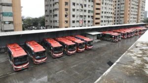countrys-first-solar-powered-smart-bus-station-in-surat