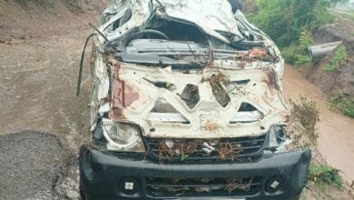 बारिश ने बरपाया कहर: बोटाद में मूसलधार बारिश से डूब गई कार, 9 लोगों की मौत से मचा कोहराम 12 gujarat-heavy-rain-car-in-river