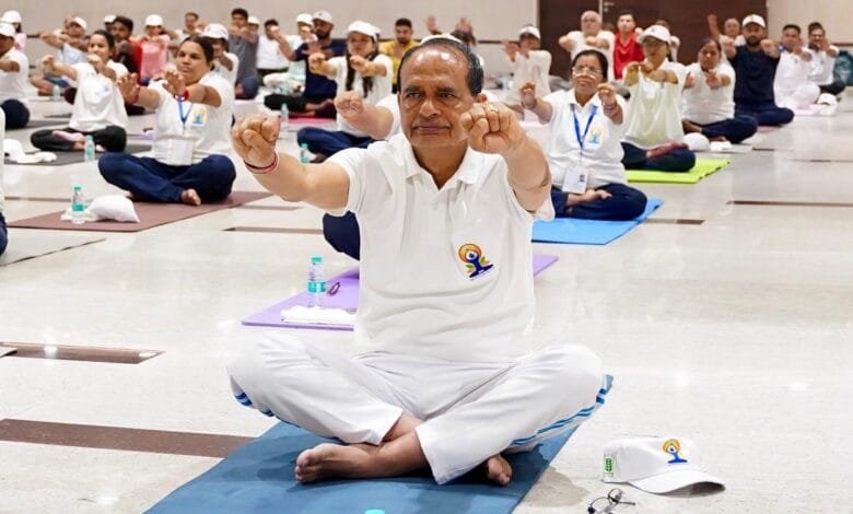 international-yoga-day-2025-delhi-shivraj-singh-chouhan