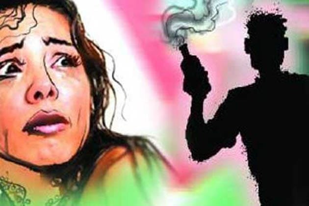 जबलपुर: बात बंद होना बना जानलेवा, युवती ने सहेली पर फेंका तेजाब 1 jabalpur_Acid_attack